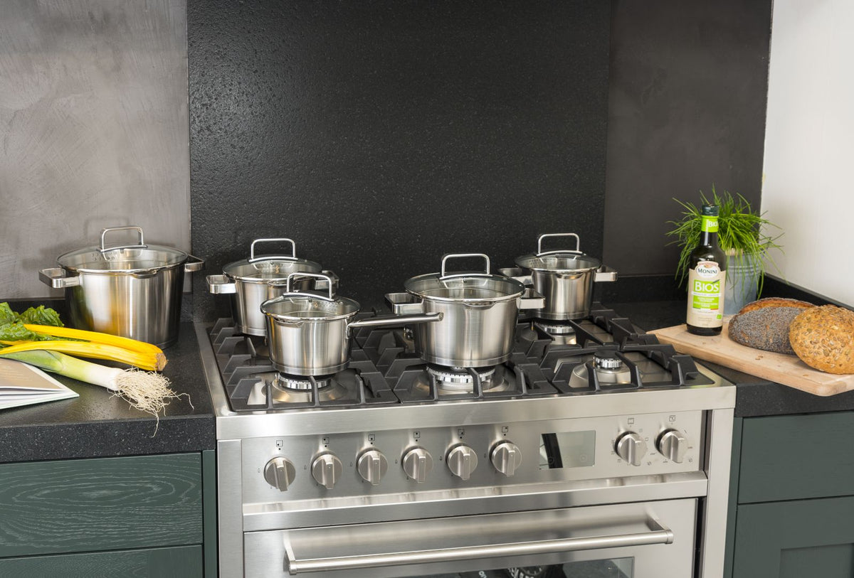 Eten opwarmen: Kan mijn pan in de magnetron?